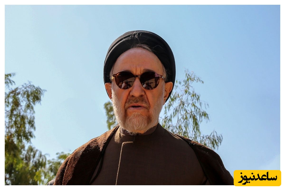 (ویدیو) دست‌دادن خاص خاتمی با خانومی که با اشتیاق به استقبالش آمد/ دست بده طبق فتوای آقای خمینی (ره)/ الهی قربونتون بشم...