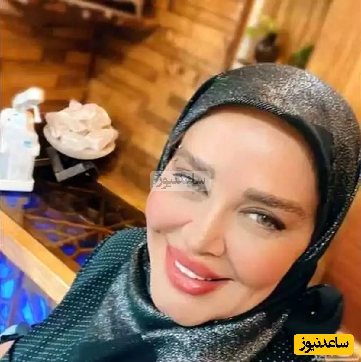 کت و دامن مجلسی و فوق العاده شیک ورساچه بهاره رهنما برای اکران فیلم