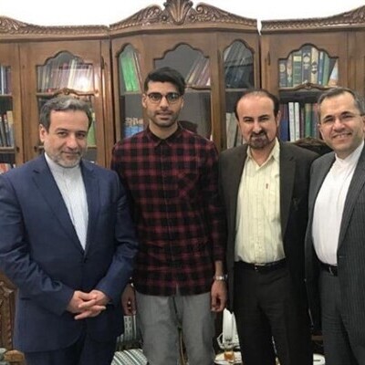 برگردیم به 9 سال قبل| سیدعباس عراقچی: به عنوان یک هوادار پرسپولیس از مهدی طارمی می‌خواهم ...