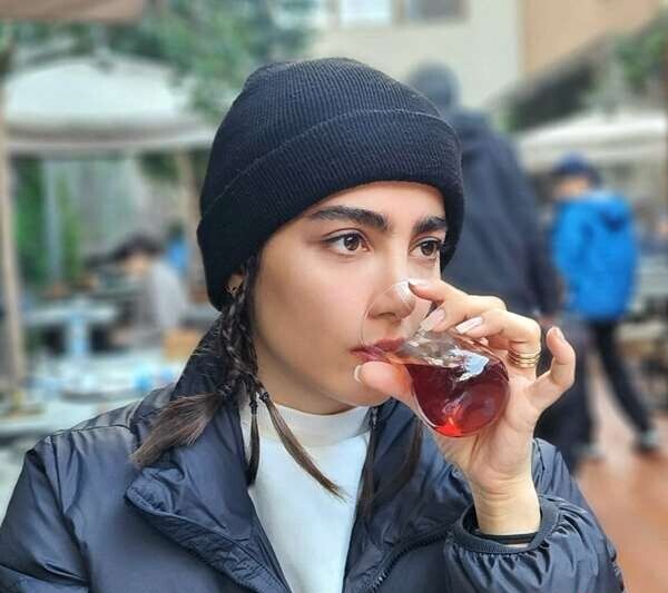 سنا حسینی