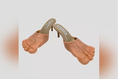 این دمپایی های پلاستیکی پاشنه دار مضحک پرطرفدار شد!