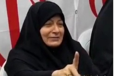 گریه‌هام برای دلتنگیه و گرنه مثل کوه پشتت هستم؛ وداع شجاعانه همسر شهید سید عبدالرحیم موسوی با پیکر همسرش+ویدیو