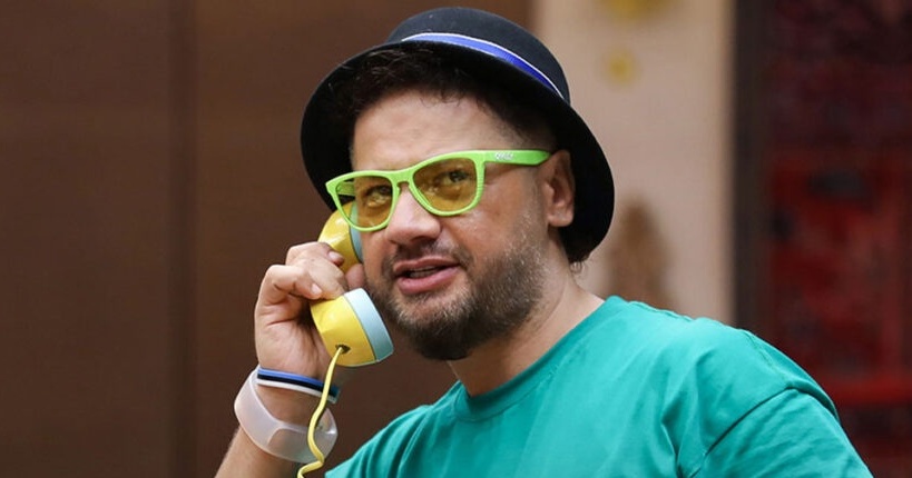 تصویر نوستالژی علی صادقی در دوران دبستان/ این گوله نمک از اولشم خیلی شیطون و بامزه بوده!😂