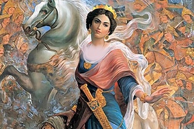 ویدیو | ملاقات نزدیک با سردیس فیروزه‌ای آتوسا، دختر کوروش کبیر در موزه، مکشوفه از اطراف تخت‌جمشید