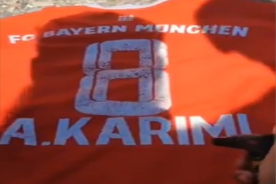 پاسخ جنجالی هوادار بلوچ به علی کریمی؛ شعله‌های آتش در اولین جمعه ماه رمضان