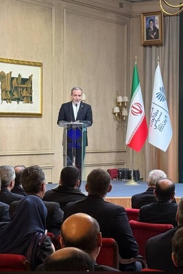 سخنان شجاعانه عراقچی را ببینید: نه از جنگ میترسیم نه از مذاکره.... آمریکایی‌ها وحتشان از بمب اتم‌های ماست.+ ویدیو