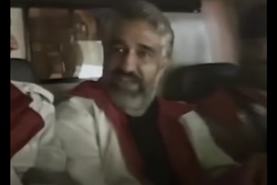 ببینید | پژمان جمشیدی در میان امدادگران غیور هلال احمر؛ این روزها همه پای کار ایران هستند