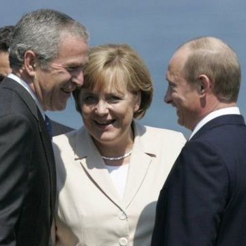 آنگلا مرکل،جورج بوش و ولادیمیر پوتین