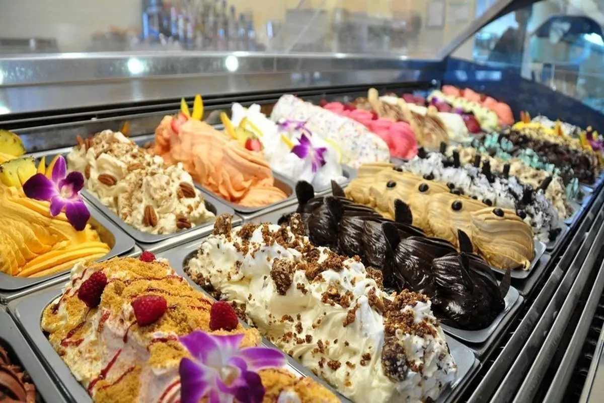 فروش بستنی های پولداری با روکش طلا در کرج/ قیمت این بستنی ها هر روز گرون تر میشه!+فیلم