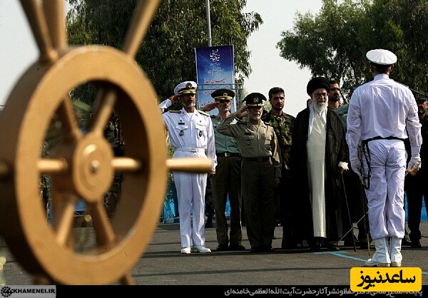 اصرار رهبر معظم انقلاب برای رفتن به بندرعباس برای گفتن خداقوت؛ بازدید مفصل رهبری در اوج گرما و قدم زدن در محوطه‌ای پر از مواد منفجره، موشک و...+ویدیو