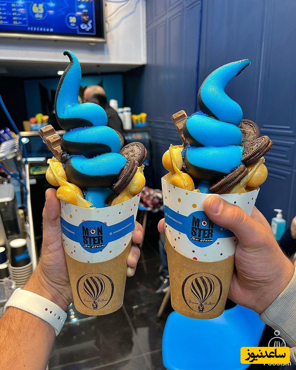 خلاقیت مشاغل: ترفند زیرکانه بستنی‌فروش خلاق برای جذب مشتری با چسباندن روکش طلا به روی بستنی!+ویدیو/ تو حتما درس بازاریابی رو با نمره 20 پاس کردی😄