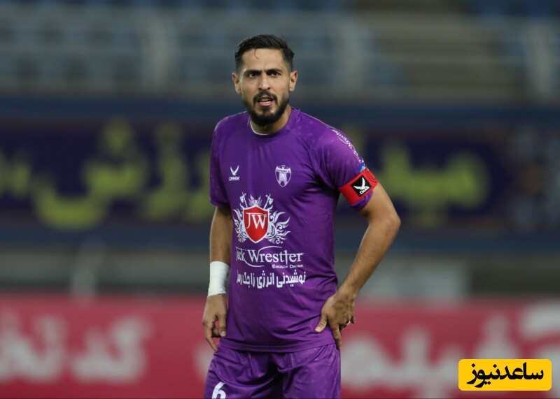 گل به خودی عجیب بازیکن هوادار با اشتباه در آفسایدگیری/ کولاک تراکتور در ورزشگاه یادگار امام+فیلم