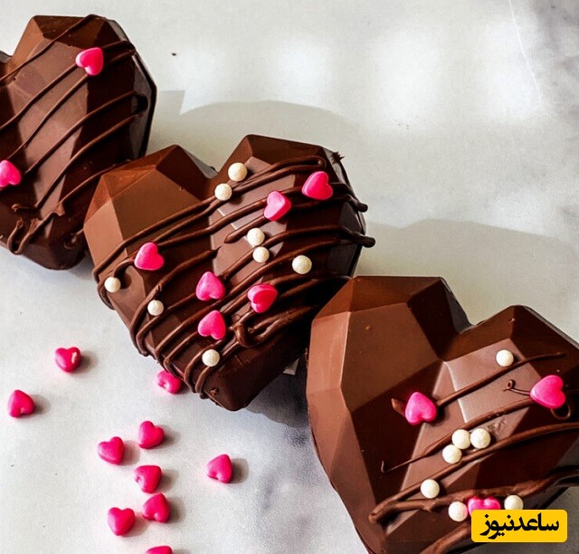 میدونین ولنتاین دقیقا چه روزیه؟/ طرز تهیه شکلات قلبی ولنتاین در خانه فقط با یک قالب و به دو روش آسان