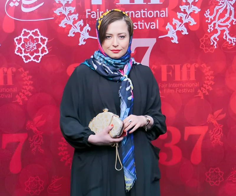 (عکس) ساعت نیم میلیاردی برلیان و از جنس طلای مهراوه شریفی نیا جنجال آفرید!