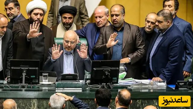 امروزِ نمایندگان در مجلس چگونه گذشت؛ از جلسات چند نفره به حالت نشسته کف مجلس و صحبت کردن با موبایل تا خنده‌های خانم‌های نماینده و مشغول بودن به قرآن خواندن+عکس