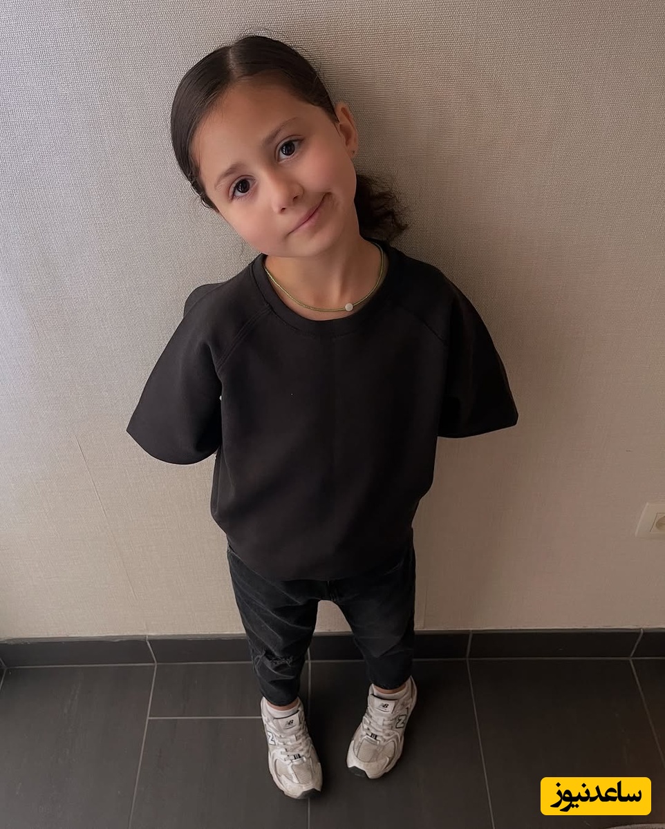 بیهوشی نبات استخری بعد از یک روز سخت کاری😂/ حال و روز  خانوم کوچولو وقتی یه روز تو کارای خونه به مامانش کمک میکنه