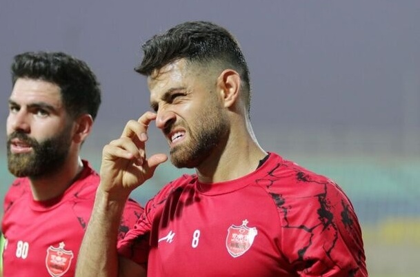 مرتضی پورعلی گنجی: ما یک بازی مقابل زلاتان داشتیم که کتفم دررفته بود رفتم به بیرانوند گفتم من جوونم اگه دو سه تا سر بزنم 100 درصد اروپام و...🤣+فیلم