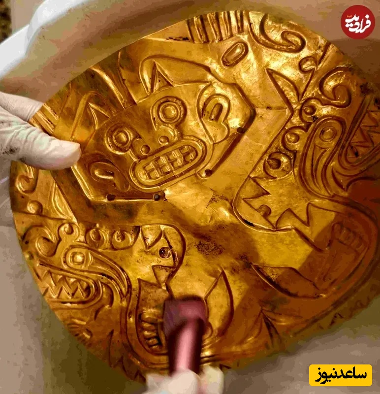 نمونه‌ای از اشیاء کشف شده در مقبره با نقش و نگارهای آیینی