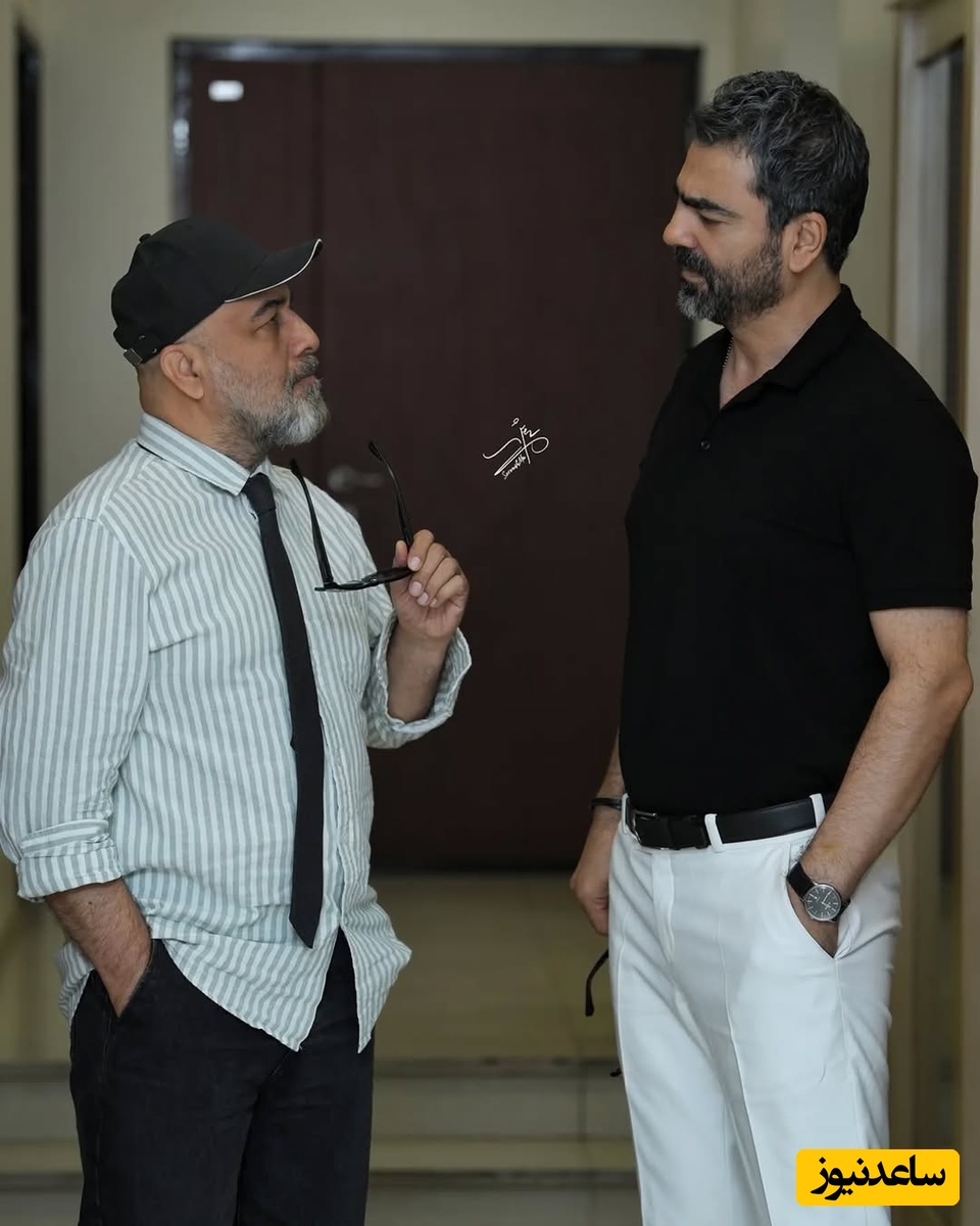 نگاهی به چیدمان کلاسیک و صمیمی منزل بهزاد خلج، هم‌بازی رضا عطاران در سریال «اجل معلق»/ از کنسول طلایی و پرده‌های اعیانی تا گرامافون و دکوری‌های جذاب