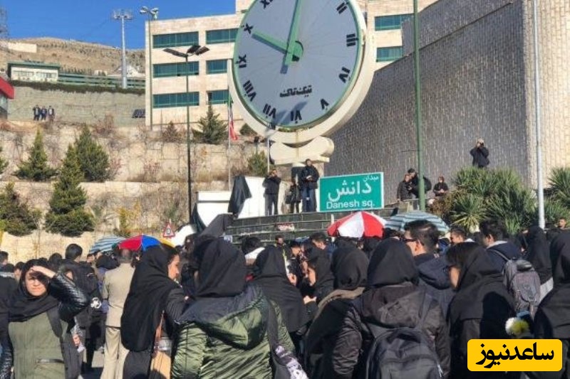 ببینید| حرکت عجیب و خنده‌دار دانشجویان در کتابخانه دانشکده علوم و تحقیقات دانشگاه آزاد تهران/ خلاقیت هم فقط همین😂