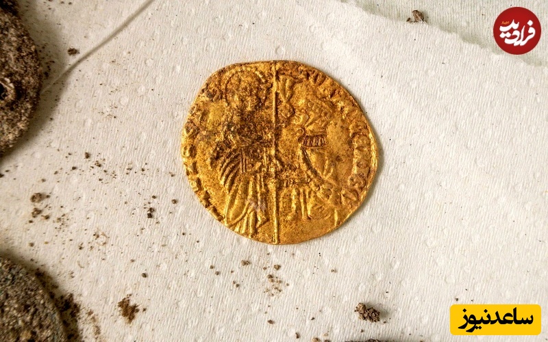 یکی از سکههای طلایی کشف شده در گنجینه