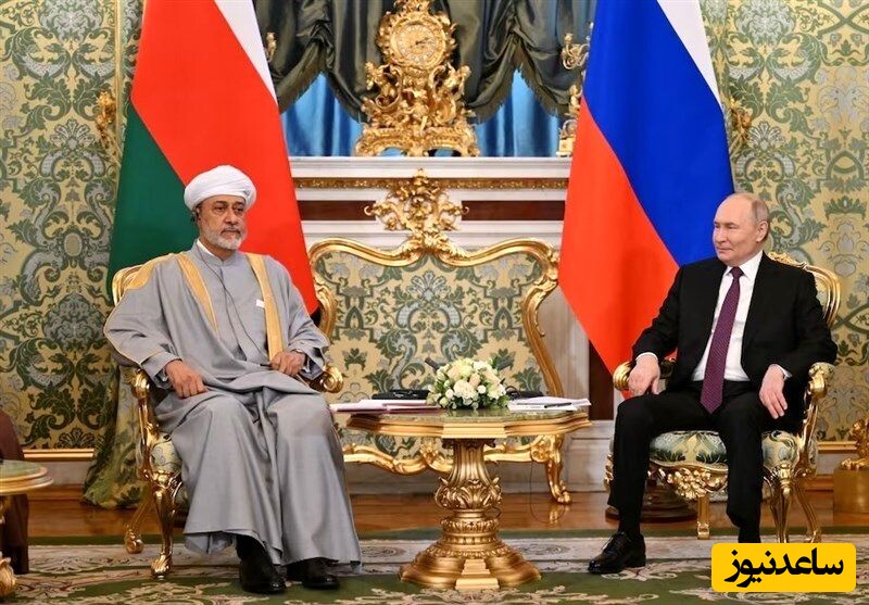 کلاس آموزشی پوتین برای سلطان عمان درباره نحوه استفاده از گوشیِ ترجمه+ویدیو/ لبخند معنادار پوتین یه دنیا حرف توشه!