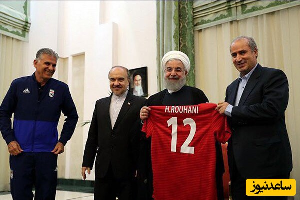 نگاهی به دکوراسیون اتاق تلویزیون عمارت مجلل حسن روحانی به هنگام تماشای بازی فوتبال تیم ملی/ مبل راحتی مخملی و فرش ریزبافت کاشان +تصاویر