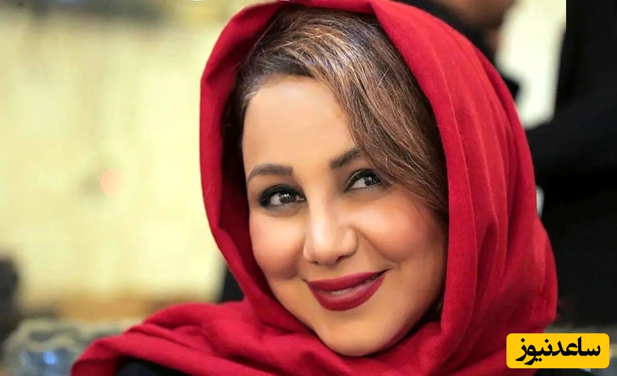 عکس جالب بهنوش بختیاری در یک تالار مجلل با دسته گلهای توپی شکل