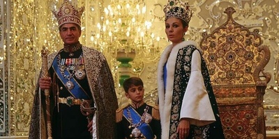 فیلمی سیاه از برقراری رابطه شنیع یکی از اعضای خاندان پهلوی با یک حیوان / اوج بی اخلاقی و فساد جنسی در دربار شاه!