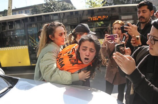 دستگیری برخی فعالان کارگری در جریان تظاهرات روز جهانی کارگر در شهر استانبول ترکیه/ گتی ایمجز