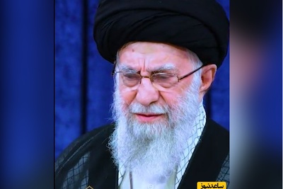 ببینید | زمزمه سرود ملی ایران توسط رهبر شهید انقلاب اسلامی