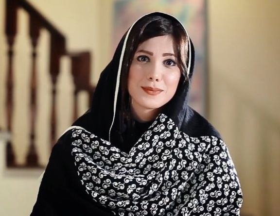 (ویدیو) دلنشین‌ترین شعر محمدعلی بهمنی با صدای گوشنواز باران نیکراه: با همه ی بی سر و سامانی ام/ باز به دنبالِ پریشانی ام...