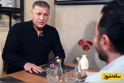 نصب عکس دانش‌آموزان شهید میناب، مغازه علی دایی میدان منیریه