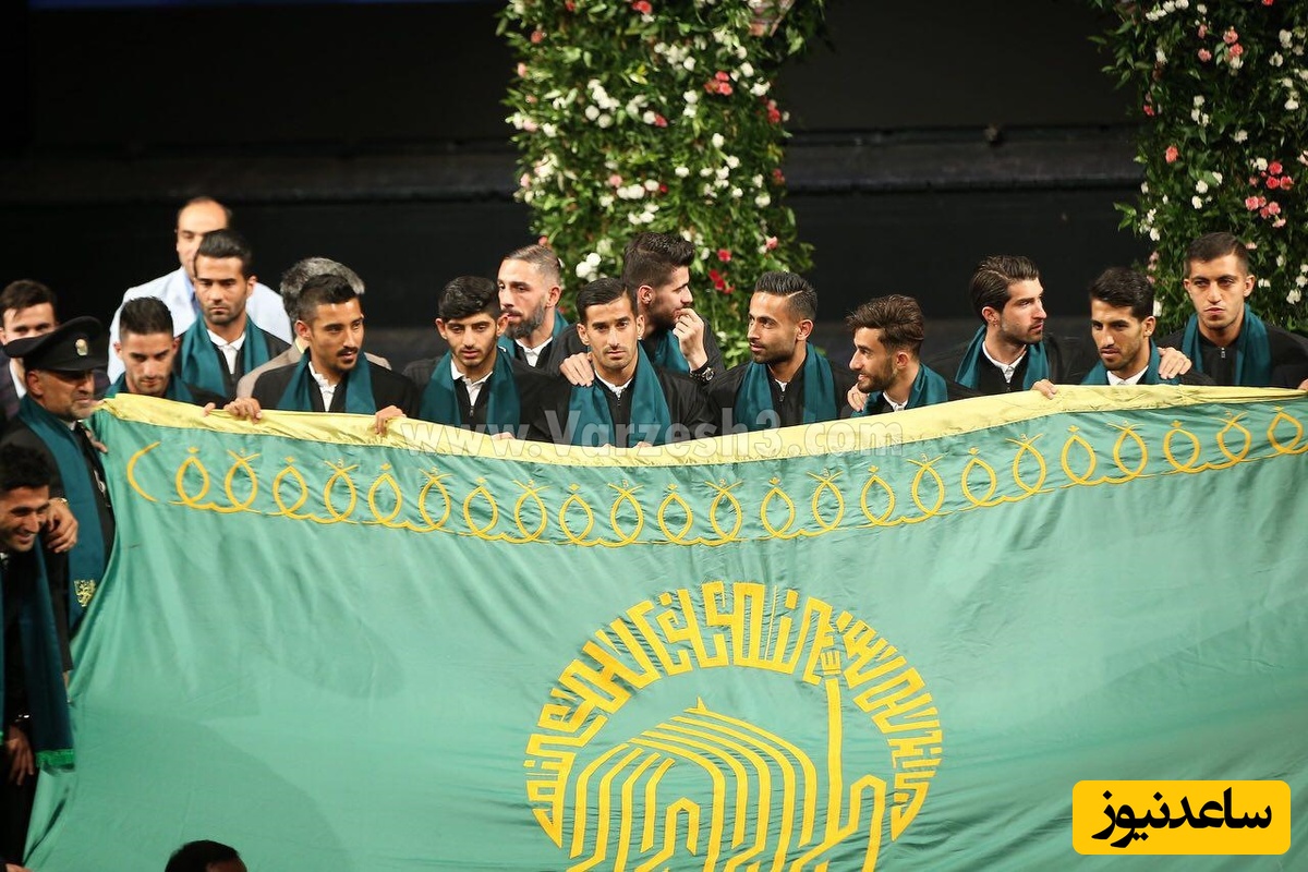 زیارت جالب و کم‌سابقه ابرستاره های فوتبال ایران با لباس خادمی در حرم رضوی/ از مهدی طارمی و بیرانوند تا جهانبخش و عزت اللهی+عکس