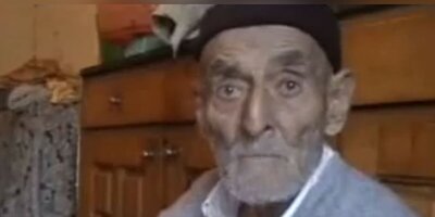 ماجرای جالب پیرمردی که سه پادشاه قاجار، دو پادشاه پهلوی و دو رهبر جمهوری اسلامی را دیده است! + فیلم