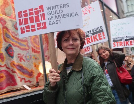 دومین روز تظاهرات و اعتصاب اعضای انجمن نویسندگان آمریکا در مقابل مقر شرکت نتفلیکس در شهر نیویورک/ گتی ایمجز