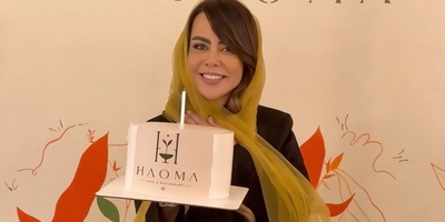 جشن افتتاحیه کافه Haoma بهشت پاییزی الهام اخوان؛ مژده لواسانی هم مهمان ویژه این دورهمی جذاب شد! از بادکنک‌های نارنجی تا کیک سفارشی+فیلم