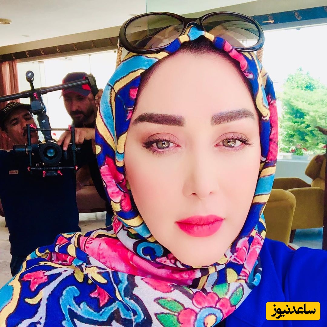 سلفی جذاب سارا منجزی پور با استایل شیک و خوشرنگ