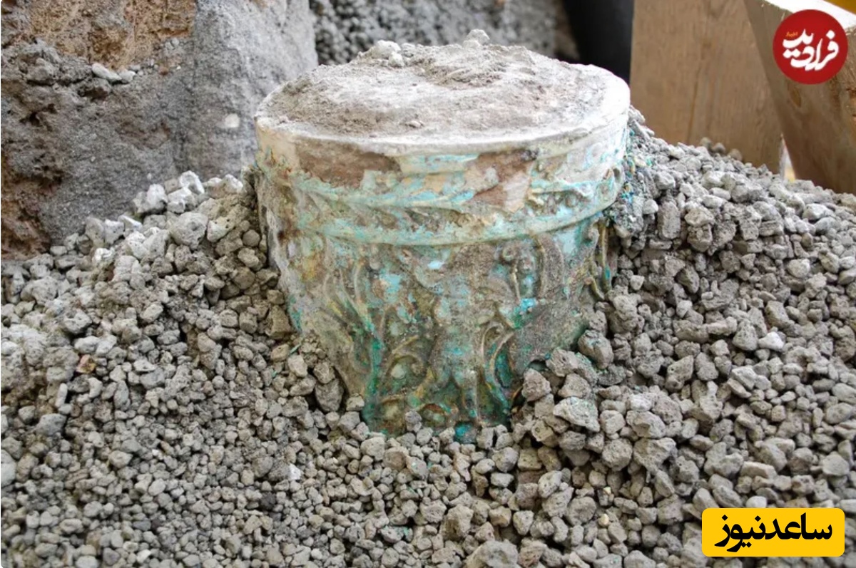 گلدان آبی مصری یکی از ارزشمندترین یافته‌ها در این اغذیه‌فروشی است