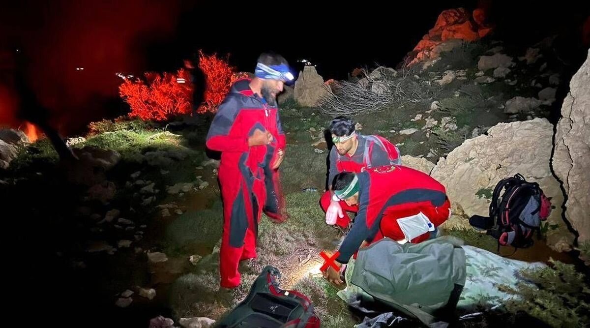 نجات معجزه آسای پیرزن 70 ساله پس از سقوط از ارتفاع