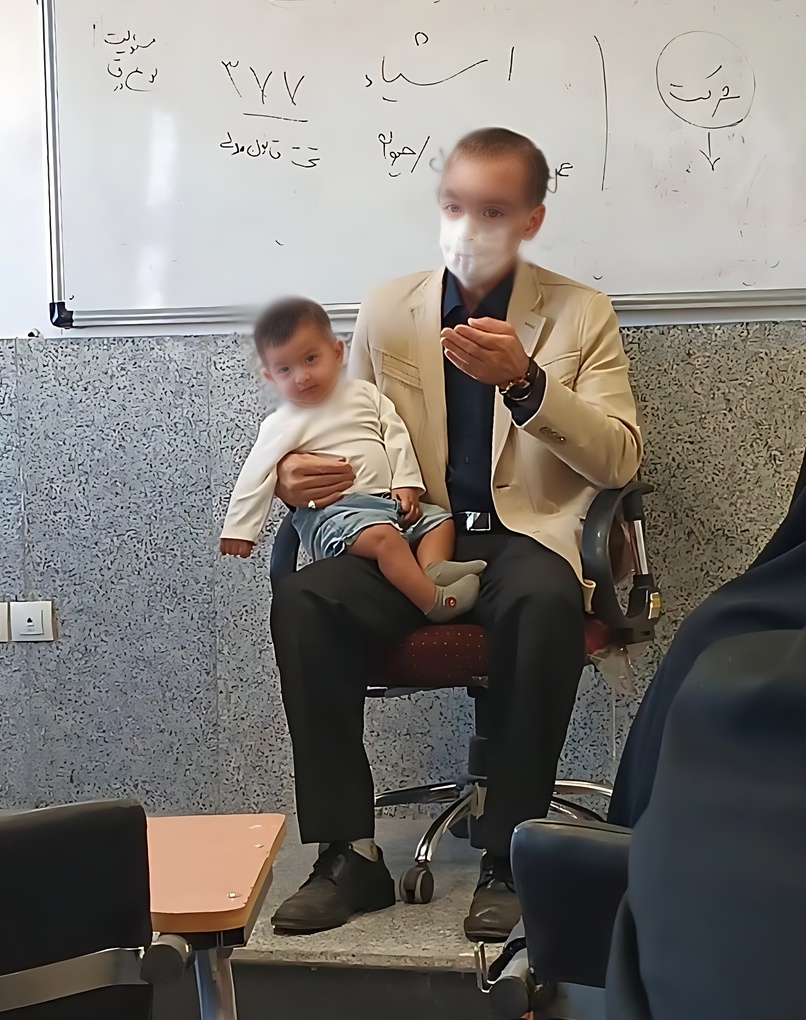 (ویدیو) تفاوت استاد دانشگاه دولتی و دانشگاه آزاد/ دانشجو های آزاد خیلی راحت و کول هستن/ تو جزو کدوم دسته‌ای؟😂