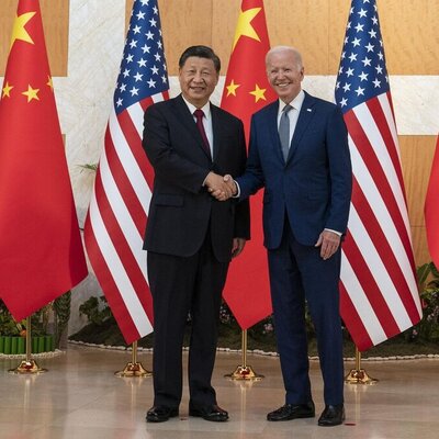 حسرت جو بایدن به هنگام دیدن ماشین فوق لاکچری رئیس جمهور چین در آمریکا