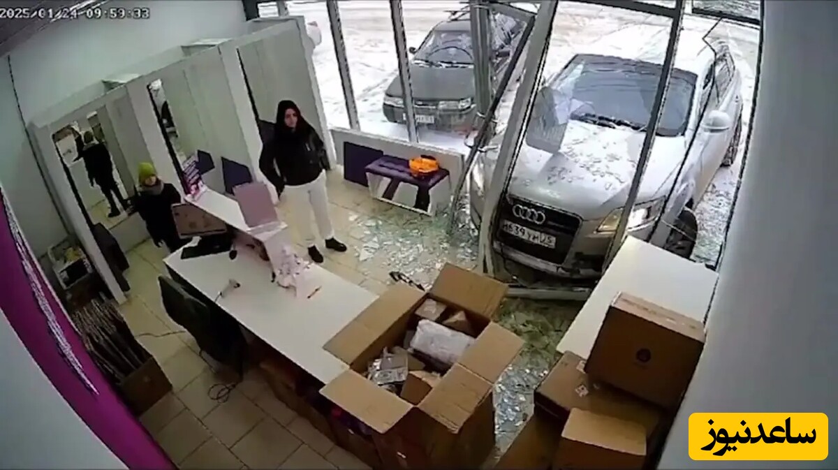 حرکت عجیب این راننده‌ همه رو شوکه کرد؛ پدال گاز یا ترمز! / به نظرتون رانندش آقا بود یا خانم؟ + ویدئو