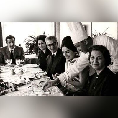 تصویری از خوشگذرانی فرح پهلوی با شاهزاده قجری