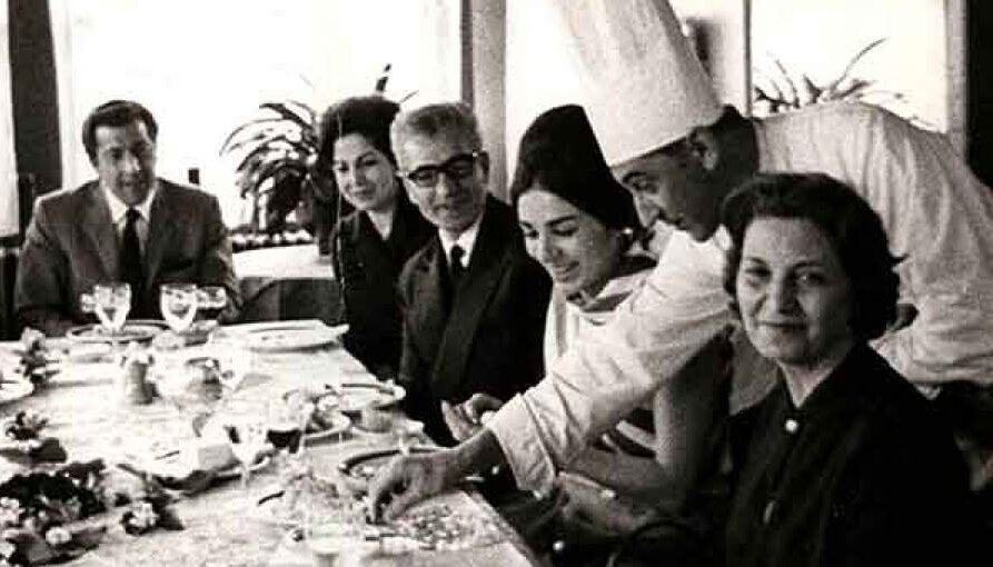 تصویری از خوشگذرانی فرح پهلوی با شاهزاده قجری