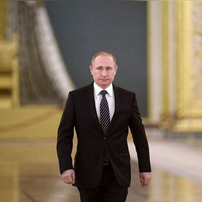 چرا دست راست پوتین هنگام راه رفتن ثابت است؟+فیلم/ فقط ببین چقد زرنگه، به عقل جن هم نمیرسه!