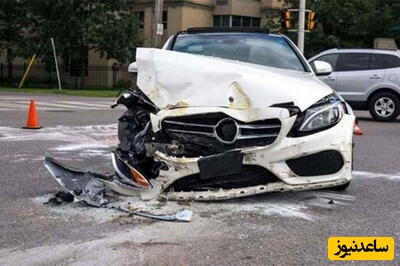 صحنه دلهره‌آور و عجیب تصادف بنز CLS در خیابان های تهران، لحظه‌ای که قلب آدم به درد میاد / مسابقه با ماشینی به این گران قیمت حماقته یا پولداری؟