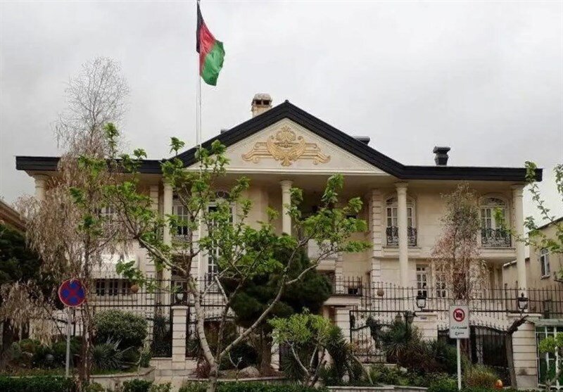 واگذاری سفارت افغانستان در تهران به طالبان/ آخرین عکس کارمندان سفارت افغانستان در ایران