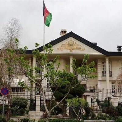واگذاری سفارت افغانستان در تهران به طالبان/ آخرین عکس کارمندان سفارت افغانستان در ایران