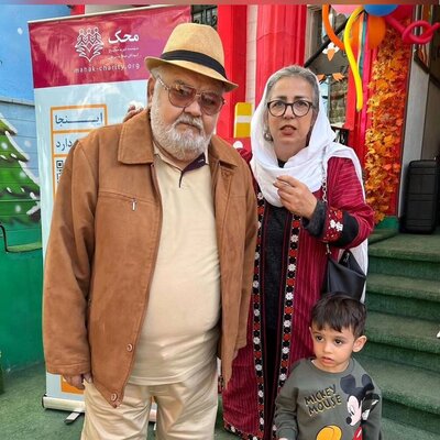 (فیلم) تیکه سنگین اکبر عبدی به مسیح علینژاد در اختتامیه جشنواره فیلم کودک در اصفهان و شوخی های جنجالی عمو اکبر با شریفی نیا